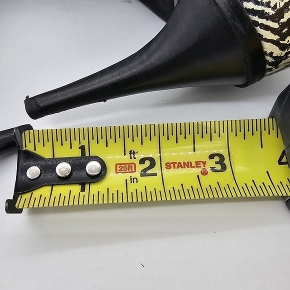 Joe's Jeans Womens High Heels Strappy Ankle Zip Zebra Print Black/White Size 7.5 - Picture 9 of 13